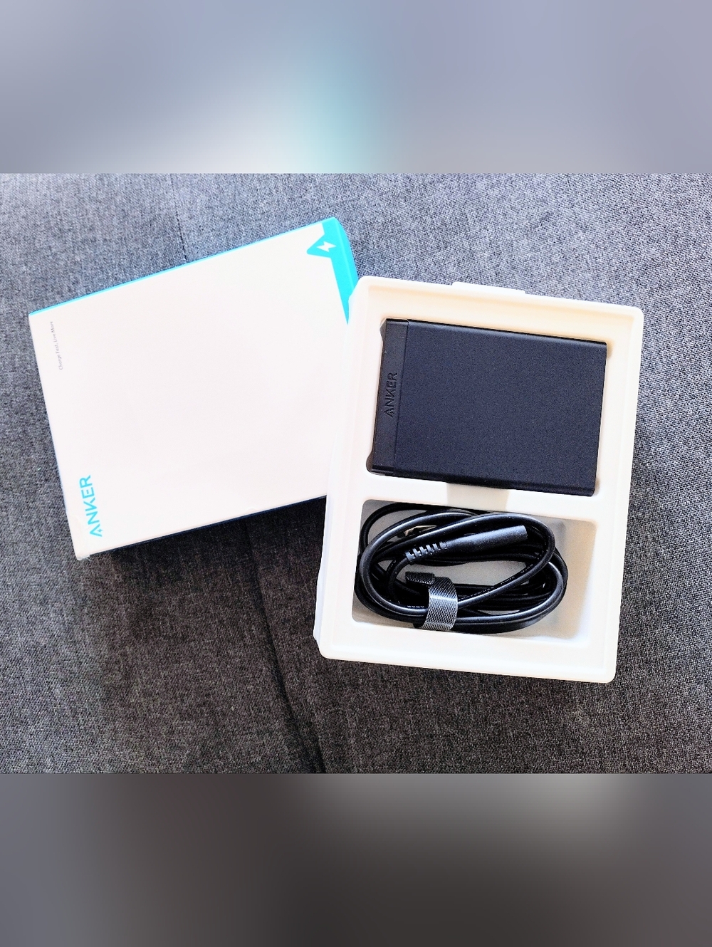 Anker Portable PowerPoint Charger - Picture 4 of 8